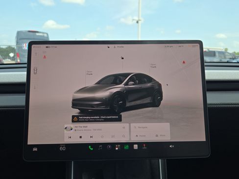 Used 2026 Tesla Model Y 2WD image 21