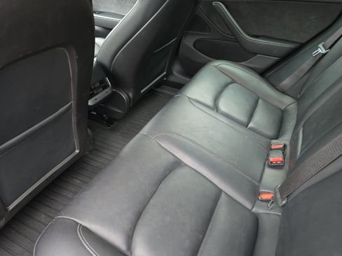 Used 2020 Tesla Model 3 Long Range image 16