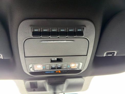 Used 2025 Ford F150 Raptor AWD/4WD image 24