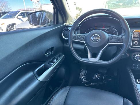 Used 2019 Nissan Kicks SR w/ SR Premium Package image 28