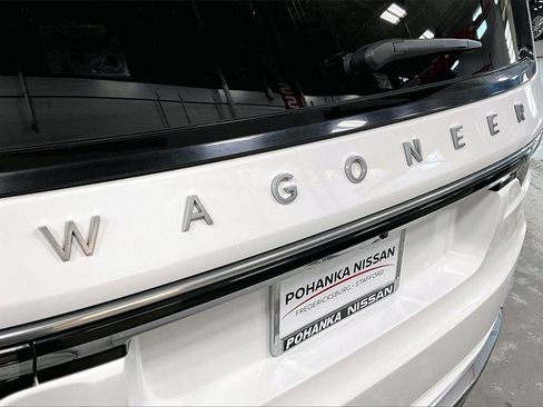 Used 2024 Jeep Wagoneer L Series II w/ Flexible Seating Group image 31