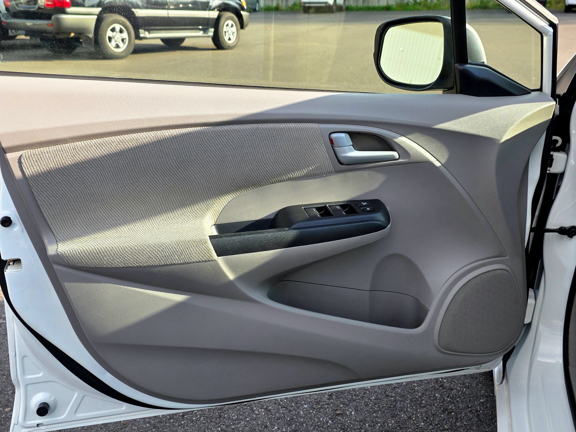 Used 2014 Honda Insight EX image 37