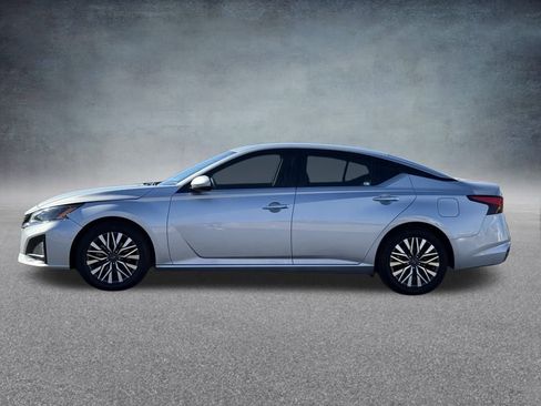 Used 2023 Nissan Altima 2.5 SV image 7