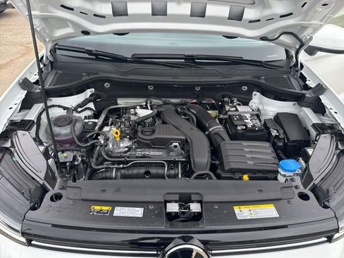 New 2025 Volkswagen Taos SE image 53