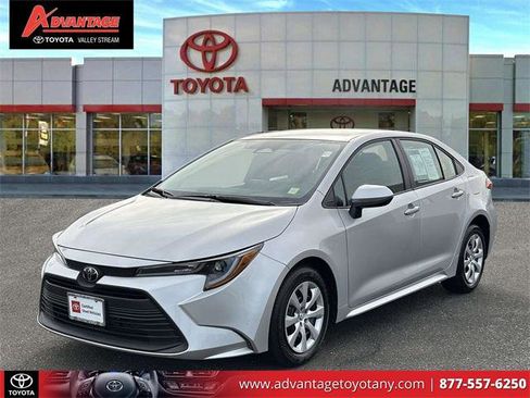 Certified 2025 Toyota Corolla LE image 4