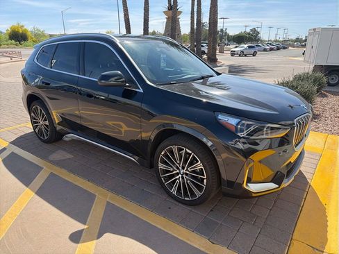 Used 2025 BMW X1 xDrive28i w/ Technology Package image 3