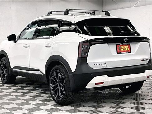 New 2026 Nissan Kicks SR w/ SR Premium Package image 3