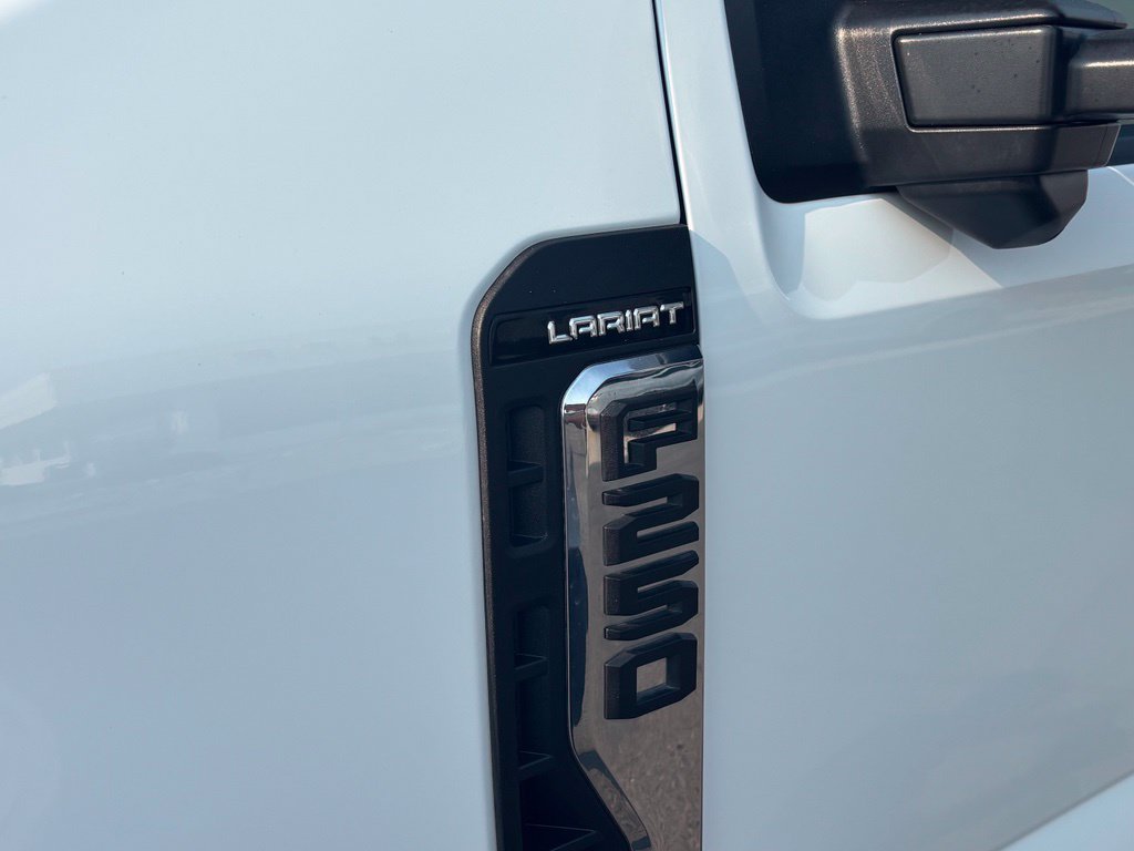Used 2025 Ford F250 Lariat AWD/4WD image 12