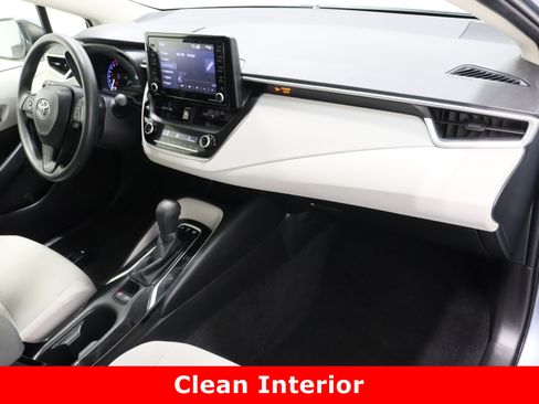 Used 2022 Toyota Corolla LE image 33