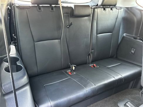 Used 2023 Toyota Highlander XLE image 17
