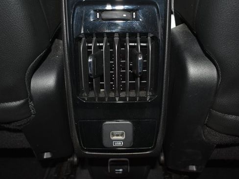 Used 2022 Jeep Compass Limited image 30