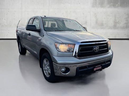 Used 2011 Toyota Tundra 4x4 Double Cab image 3