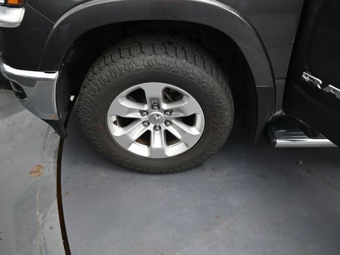 Used 2019 RAM 1500 Laramie AWD/4WD image 14