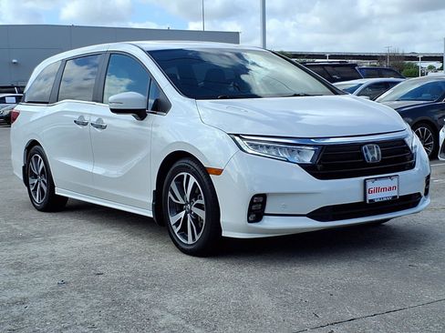 Certified 2022 Honda Odyssey Touring image 2