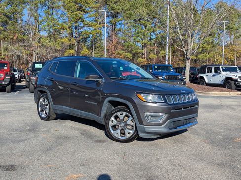 Used 2019 Jeep Compass Limited image 3
