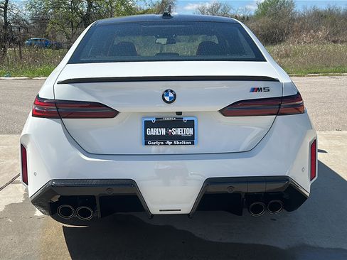 Used 2026 BMW M5 w/ Carbon Package AWD/4WD image 7