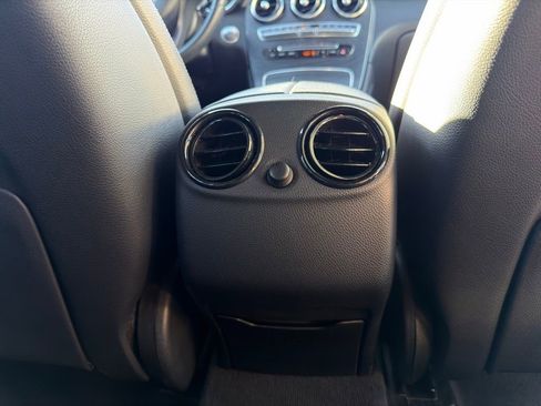 Used 2019 Mercedes-Benz GLC 300 w/ Premium Package image 42