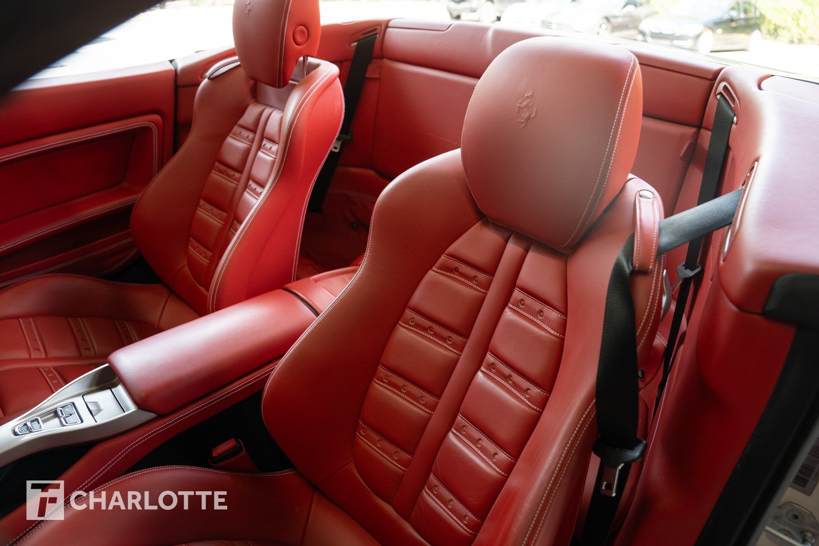 Used 2014 Ferrari California RWD image 21