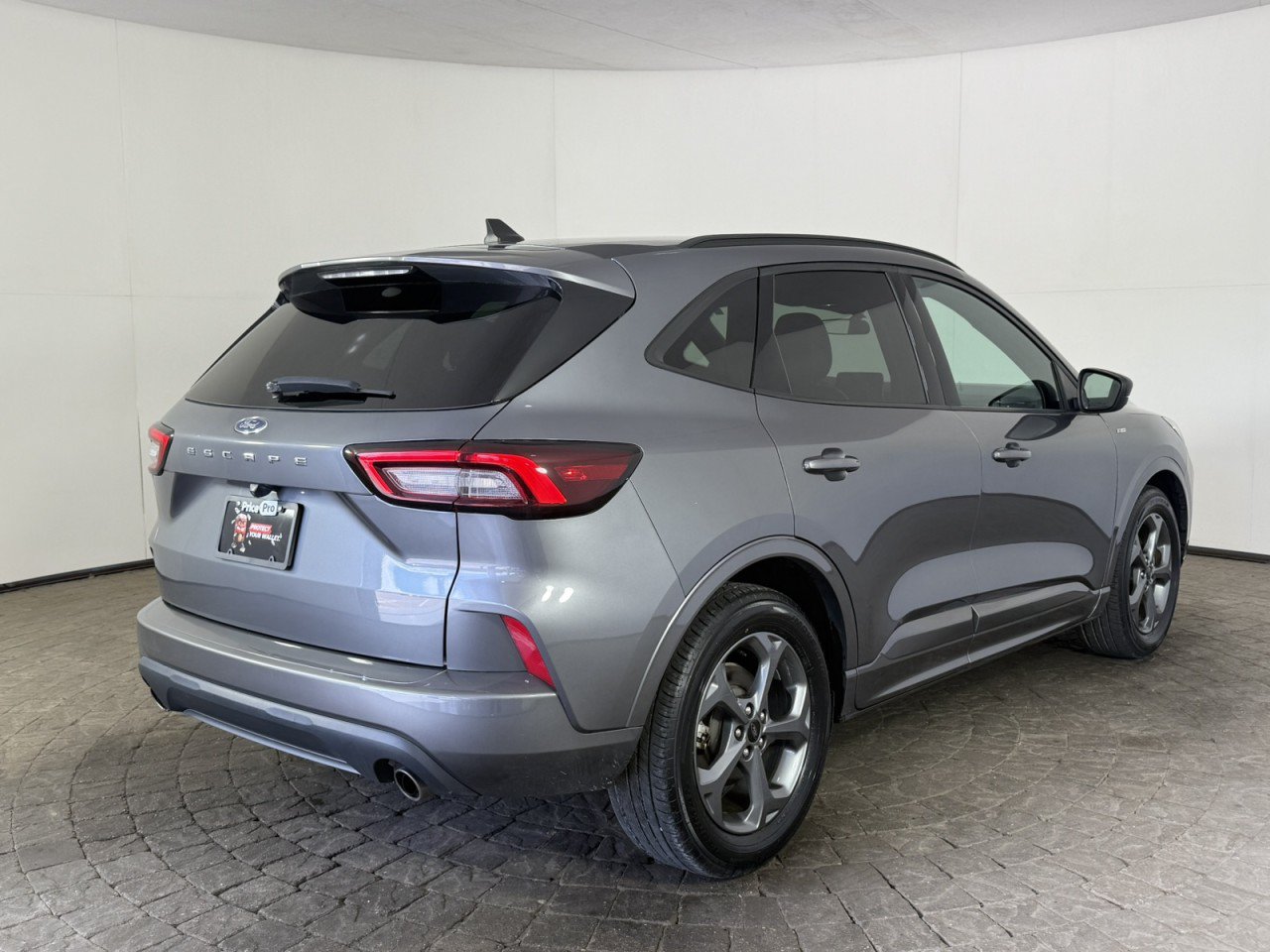 Used 2024 Ford Escape ST-Line FWD image 9
