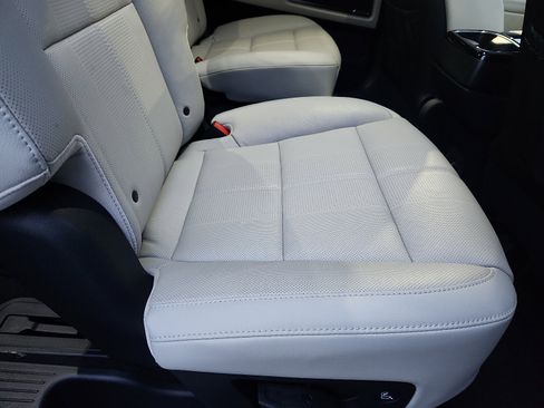 Used 2024 Kia Telluride SX image 32