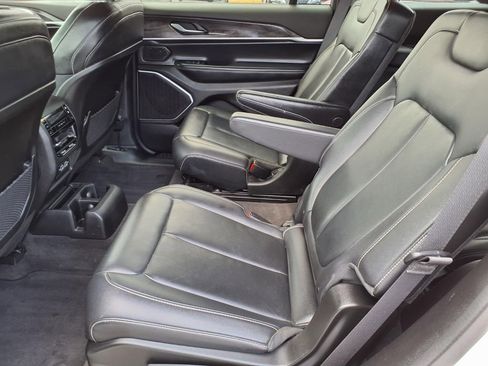 Certified 2022 Jeep Grand Cherokee L Limited AWD/4WD image 22