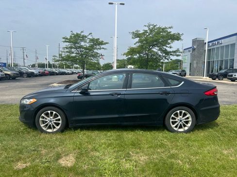 Used 2020 Ford Fusion SE FWD image 2