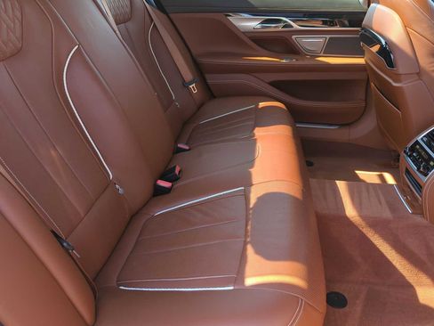 Used 2018 BMW 750i xDrive image 22