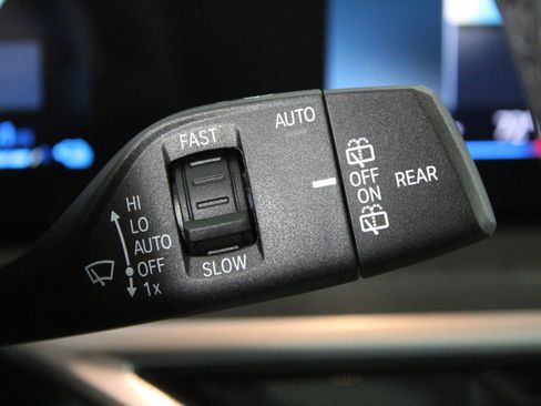 New 2026 BMW X5 xDrive50e w/ M Sport Package image 31