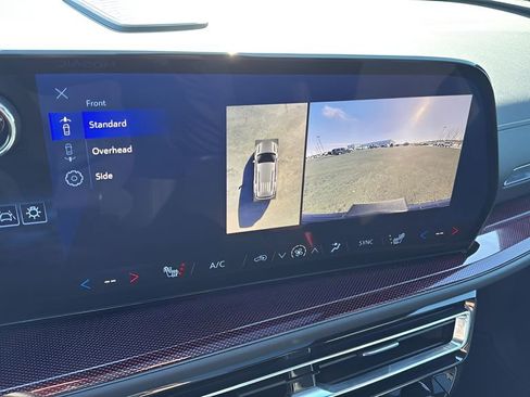 Used 2025 Chevrolet Traverse Z71 w/ Enhanced Driving Package image 29