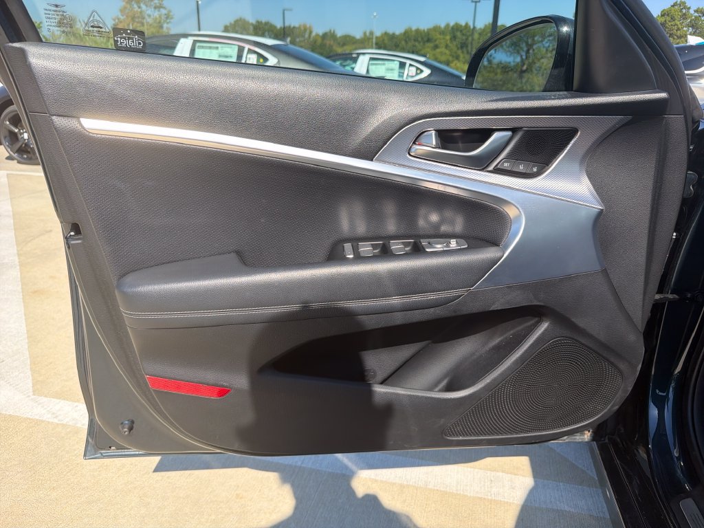 Used 2022 Genesis G70 3.3T RWD image 20