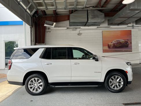 Used 2023 Chevrolet Tahoe Premier AWD/4WD image 12