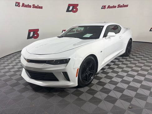 Used 2018 Chevrolet Camaro LT RWD image 2