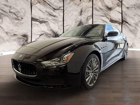 Used 2017 Maserati Ghibli S image 1
