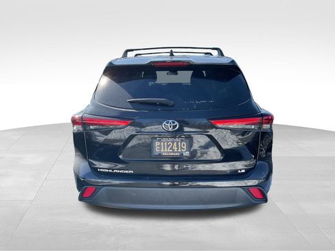 Used 2023 Toyota Highlander LE image 8