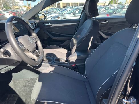 Used 2025 Volkswagen Jetta Sport image 24