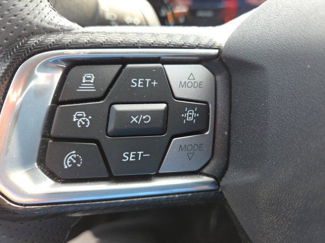 Used 2025 Ford Mustang Coupe RWD image 31