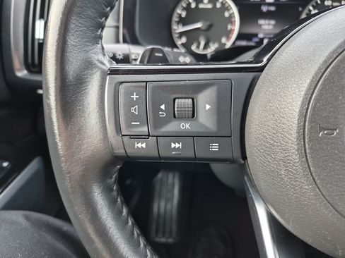 Used 2024 Nissan Pathfinder SL AWD/4WD image 25