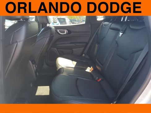 New 2026 Jeep Compass Latitude image 10