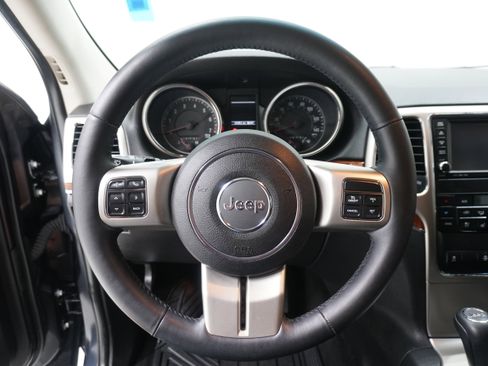 Used 2013 Jeep Grand Cherokee Limited w/ Luxury Group II image 16