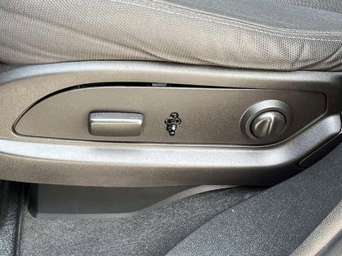 Used 2017 Chevrolet Traverse LT w/ Style and Technology Package image 29