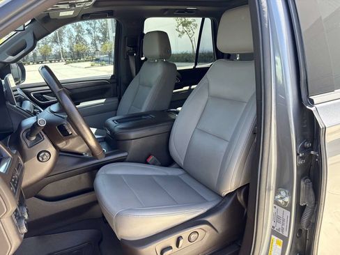 Used 2022 Chevrolet Tahoe LT w/ LT Signature Plus Package AWD/4WD image 22