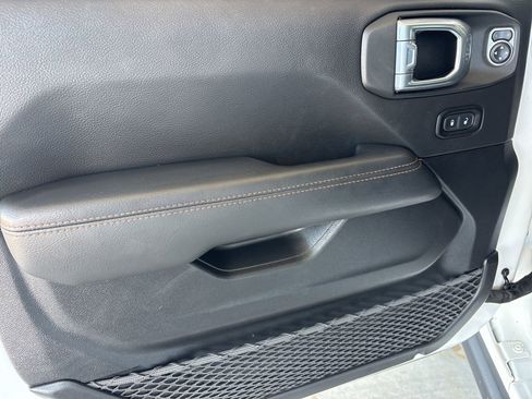 Used 2021 Jeep Wrangler Unlimited Rubicon w/ Trailer Tow Package image 11