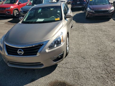 Used 2014 Nissan Altima 2.5 SV w/ Convenience Package image 2