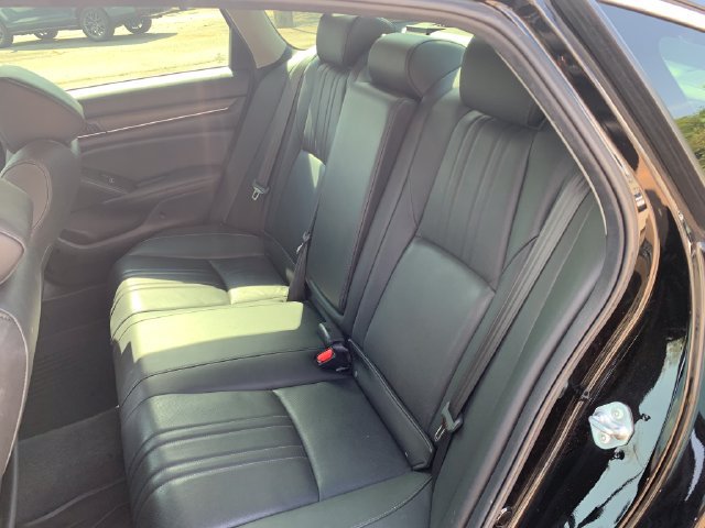 Used 2022 Honda Accord Touring image 11