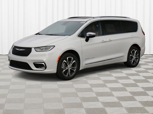 New 2026 Chrysler Pacifica Pinnacle image 39