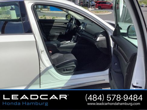 Used 2018 Honda Accord Touring image 12