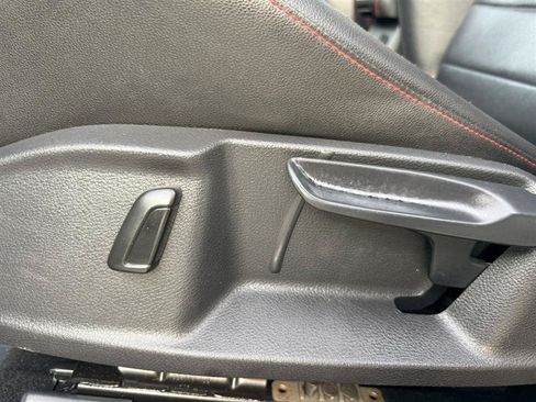Used 2017 Volkswagen GTI SE FWD image 30