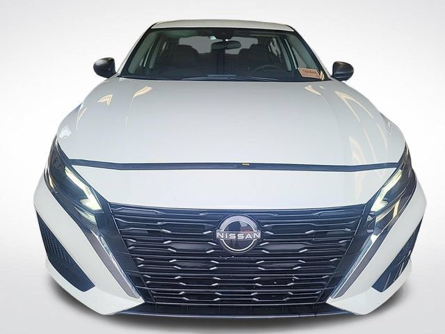 Used 2024 Nissan Altima 2.5 S FWD image 7