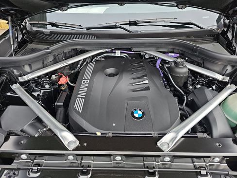 New 2026 BMW X5 xDrive40i w/ M Sport Package AWD/4WD image 33