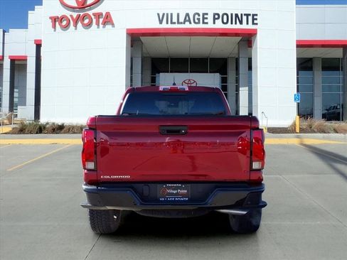 Used 2024 Chevrolet Colorado Trail Boss w/ Technology Package image 4
